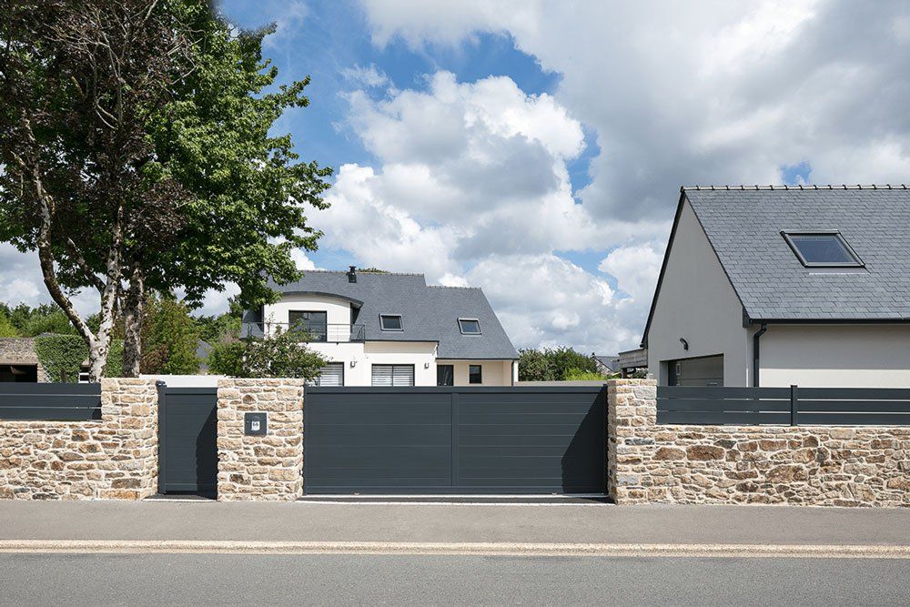 Sécurisez votre habitation avec la pose d'un portail et d'une clôture à Cavalaire-sur-Mer