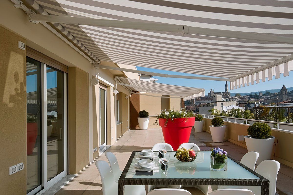 Des stores extérieurs de tous les styles et toutes les formes